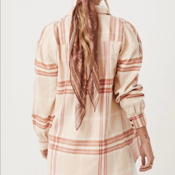 Spell Basecamp Flannel in Musk - Picture 3 of 15